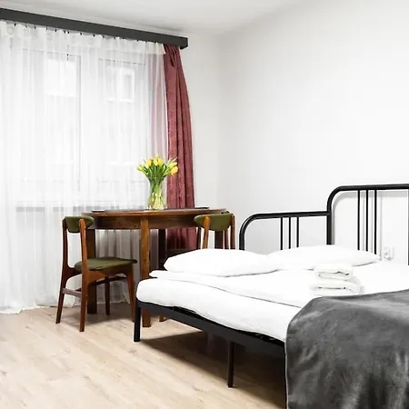 Rodzinne Mieszkanie Hotel *